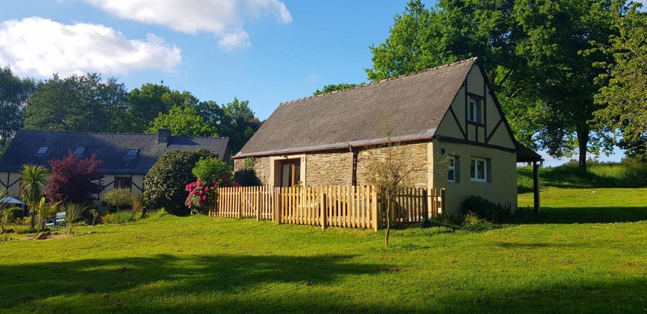 Le Vieux Moulin Gites - Detached Cottage With Garden Views And Pool Guégon Exterior foto