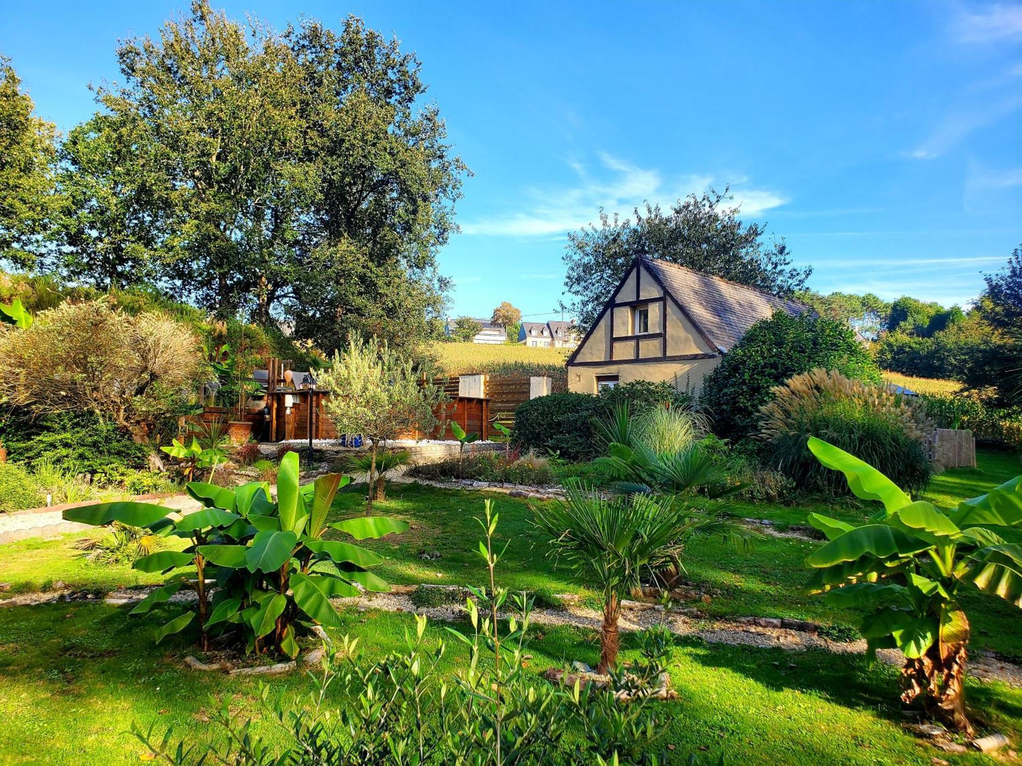 Le Vieux Moulin Gites - Detached Cottage With Garden Views And Pool Guégon Exterior foto