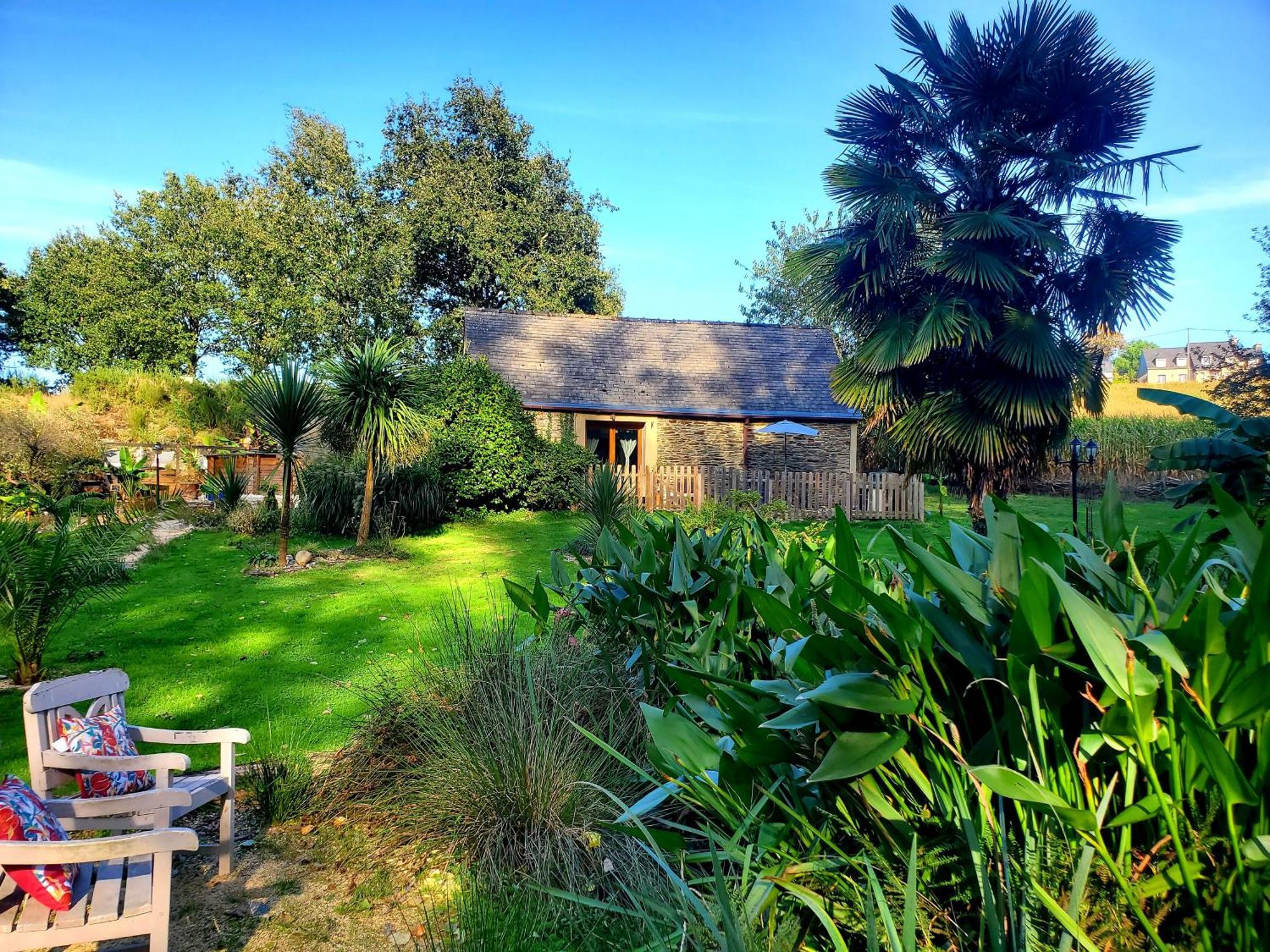 Le Vieux Moulin Gites - Detached Cottage With Garden Views And Pool Guégon Exterior foto